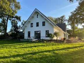 Overnachting op FutureFarm Lutten - Een Innovatieve Belevenis!